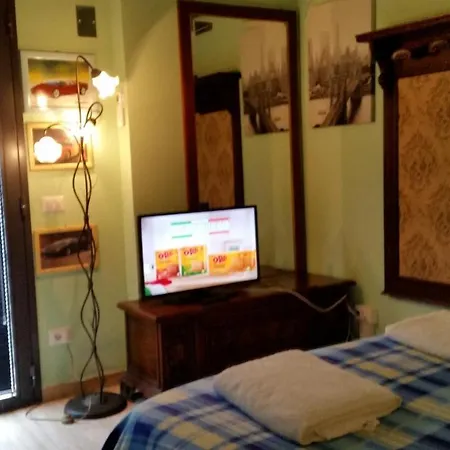 Pied A Terre Apartment