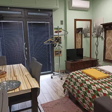 Pied A Terre Apartment *