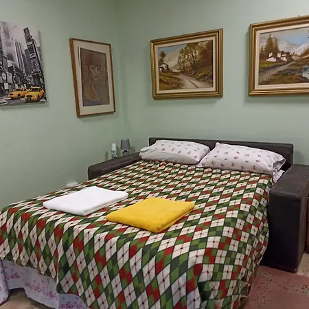 Apartment Pied A Terre *