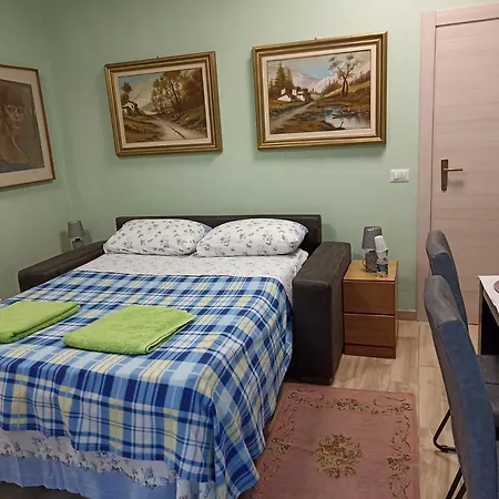 Apartment Pied A Terre *