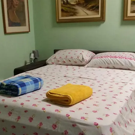 Pied A Terre Apartment Modena