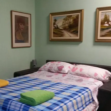 Pied A Terre Apartment