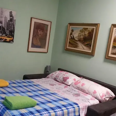 Pied A Terre Apartment *